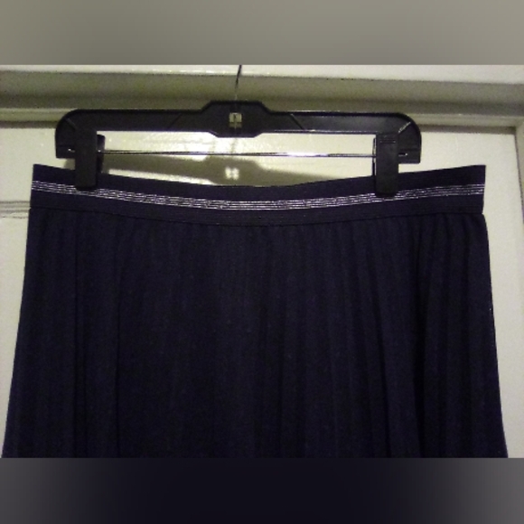 MARINA RINALDI PERSONA, PLEATED,JERSEY SKIRT- NWOT - Picture 2 of 16